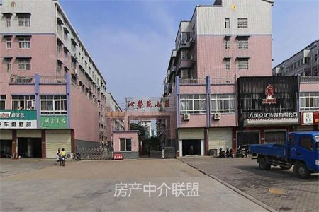 鑫海山庄3室2厅2卫95万129m2中档装修出售